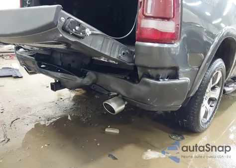 2021 Ram 1500 Laramie 4X4 5'7 Box z USA, uszkodzony, nr VIN 1C6SRFJT3MN742046